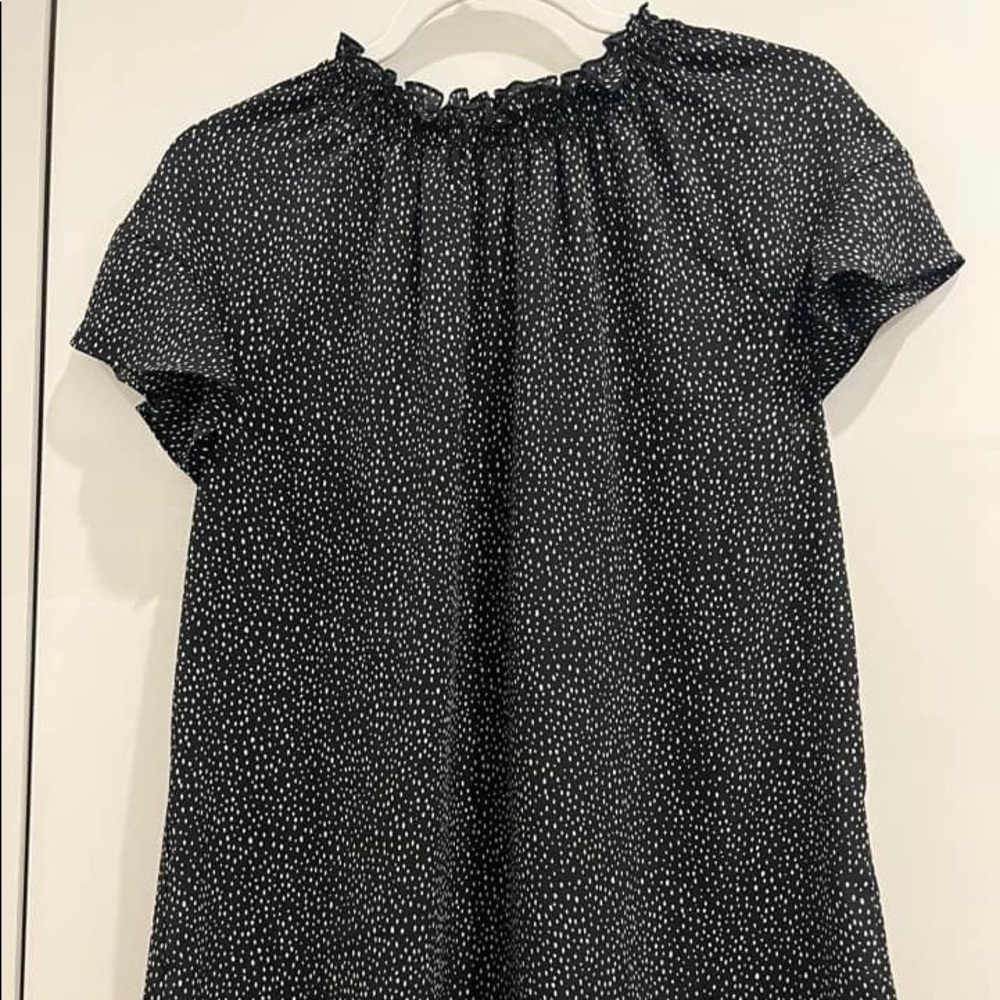 Express Black & White Top (Size L)